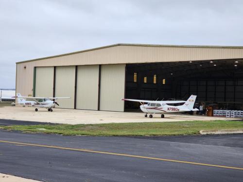 Schreiner University Pilot Program hanger and aircraft